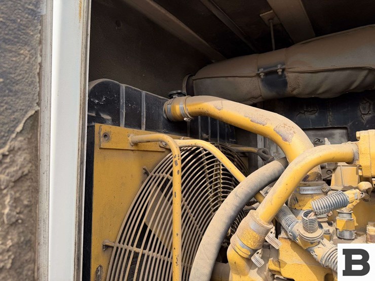 caterpillar-xq225-image-16