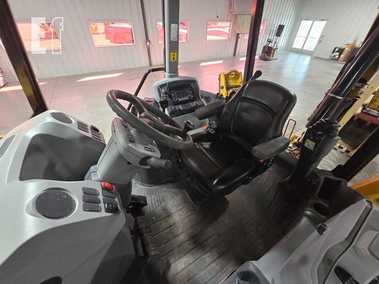 2021-caterpillar-420-image-14