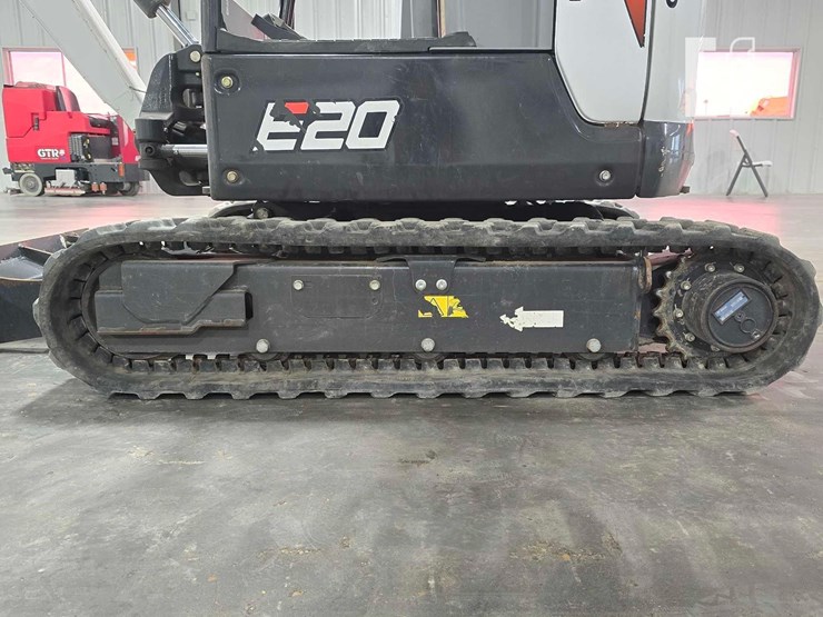 2022-bobcat-e20-image-27