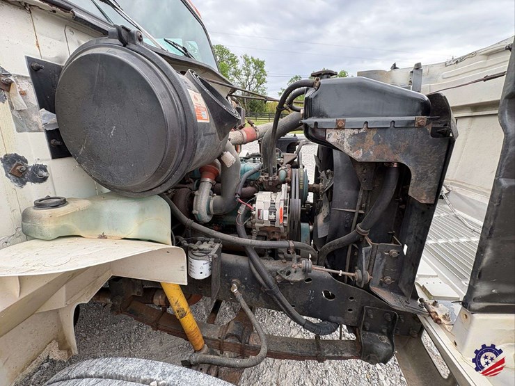 1993-international-4700-image-38