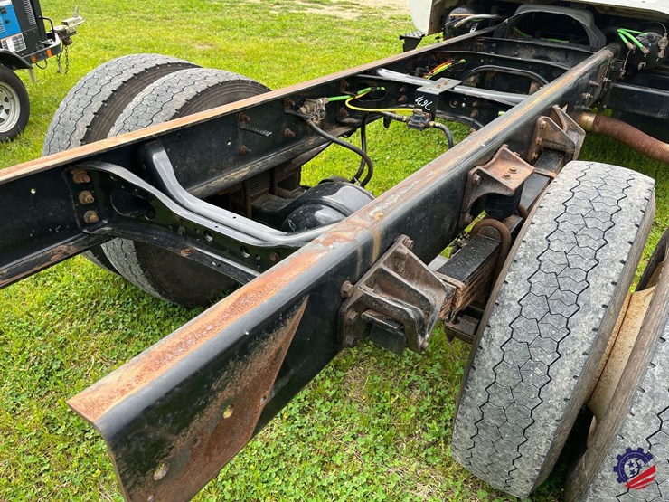 2006-ford-f750-image-16