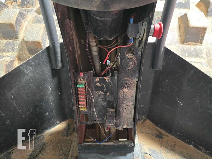 2009-dynapac-ca250pd-image-15