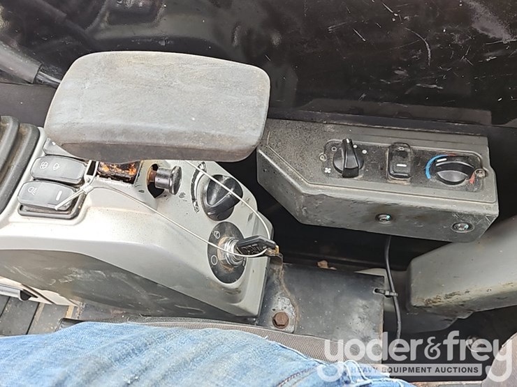 2018-caterpillar-305.5-image-30