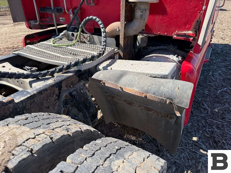 2008-peterbilt-387-image-26