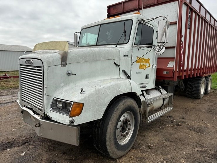 1999-freightliner-fld112-image-9