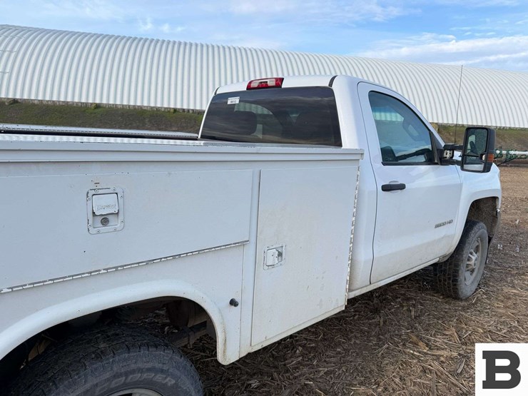 2016-chevrolet-silverado-2500-image-19