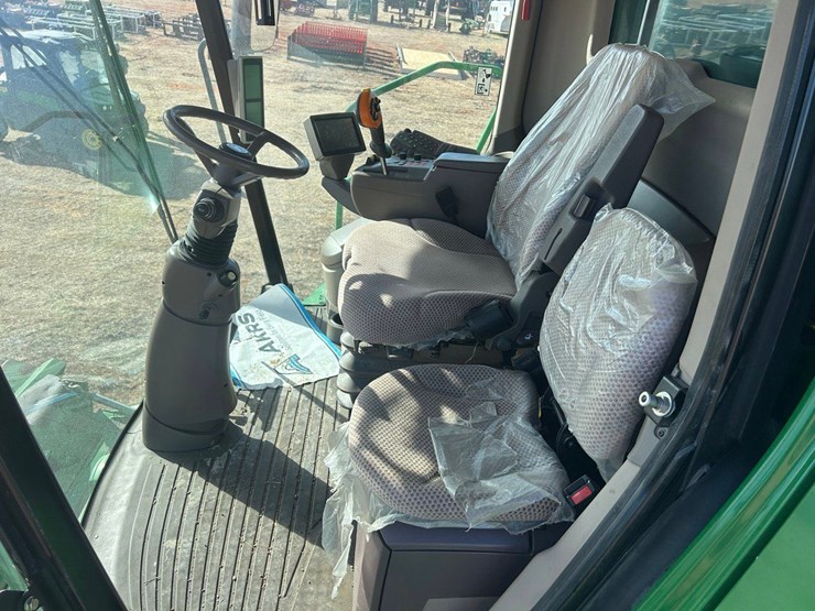 2013-john-deere-s680-image-23