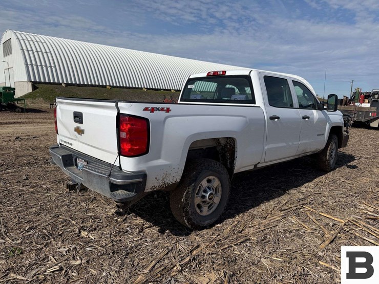 2017-chevrolet-silverado-2500-image-5