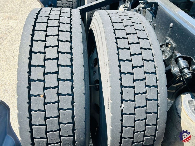 2024-international-lt62f-t/a-truck-tractor-image-12