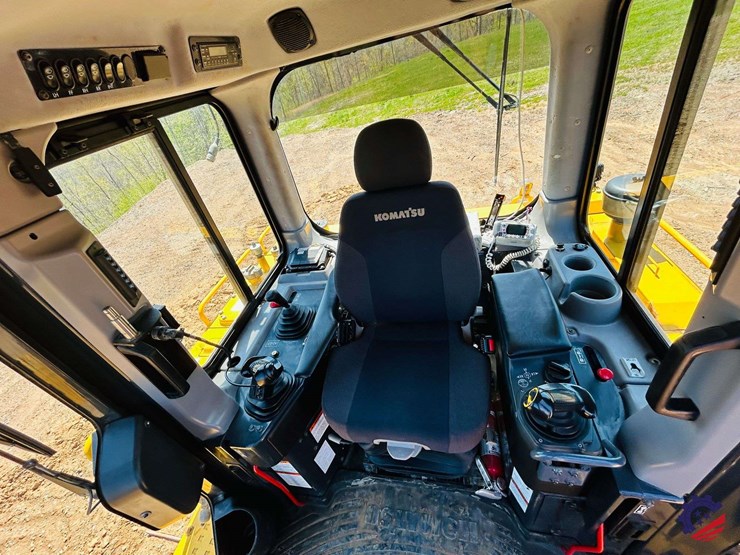 2023-komatsu-d65px-18-image-59