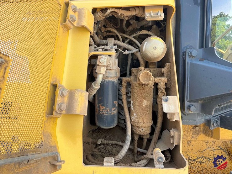 2018-komatsu-d51exi-24-image-48