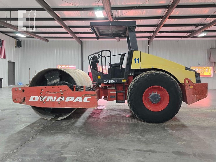 2011-dynapac-ca250d-ii-image-5