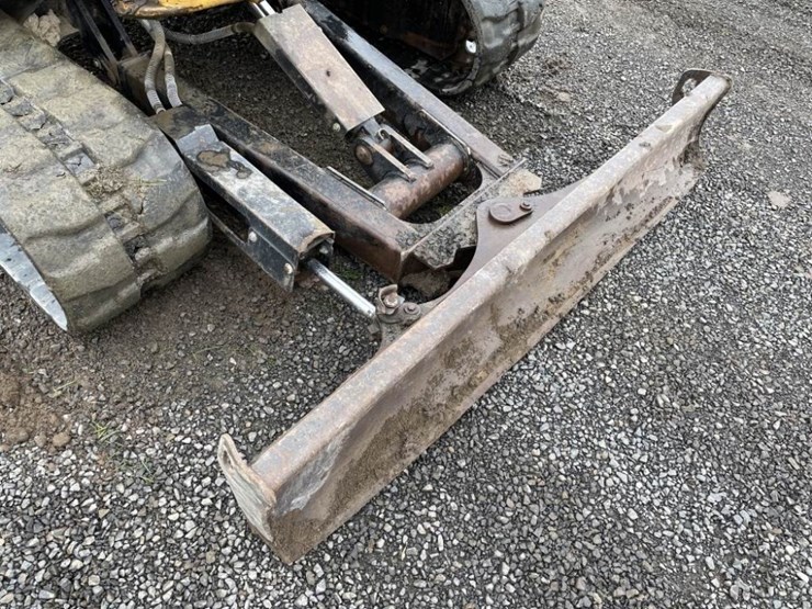 2011-caterpillar-305d-cr-image-11