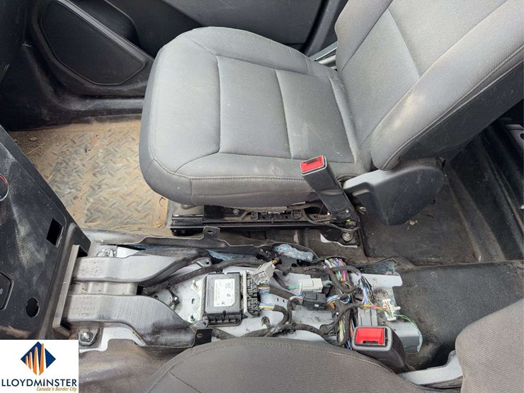 2020-ford-explorer-police-interceptor-image-23