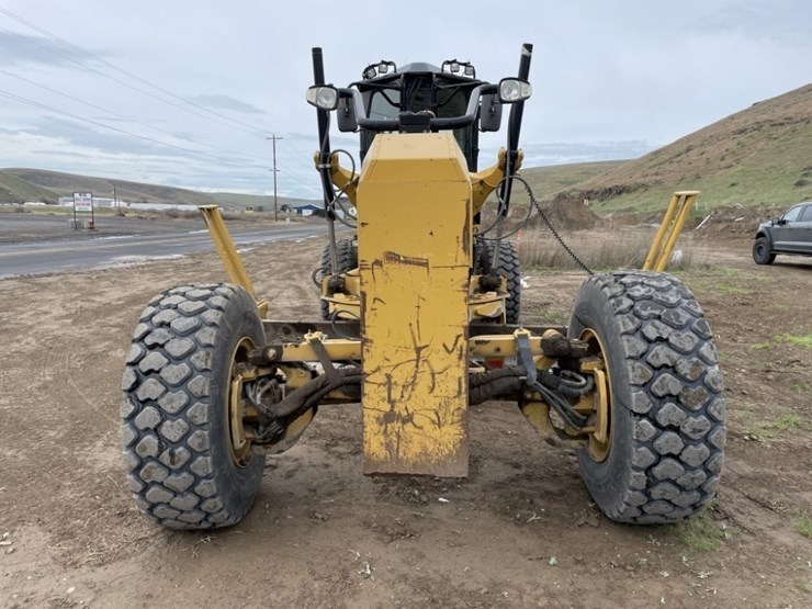 2018-caterpillar-12m3-awd-image-8