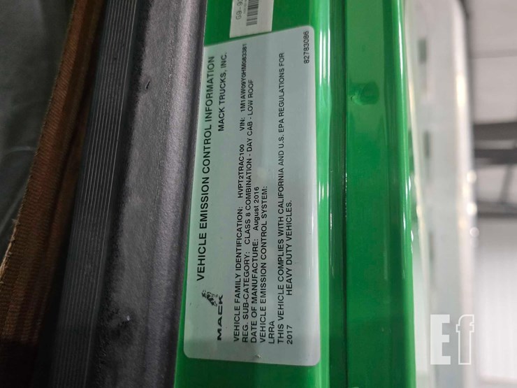 2017-mack-pinnacle-cxu613-image-22