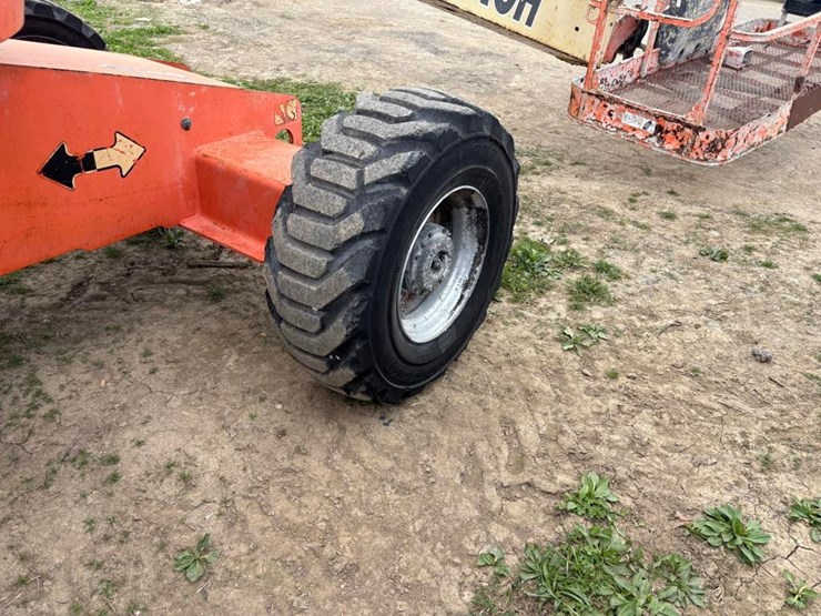 2014-jlg-400s-image-10