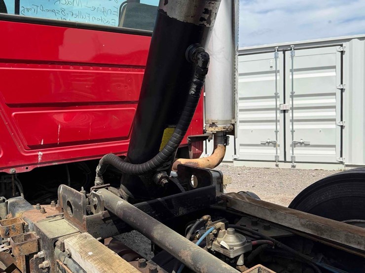 2007-mack-granite-gu713-image-25