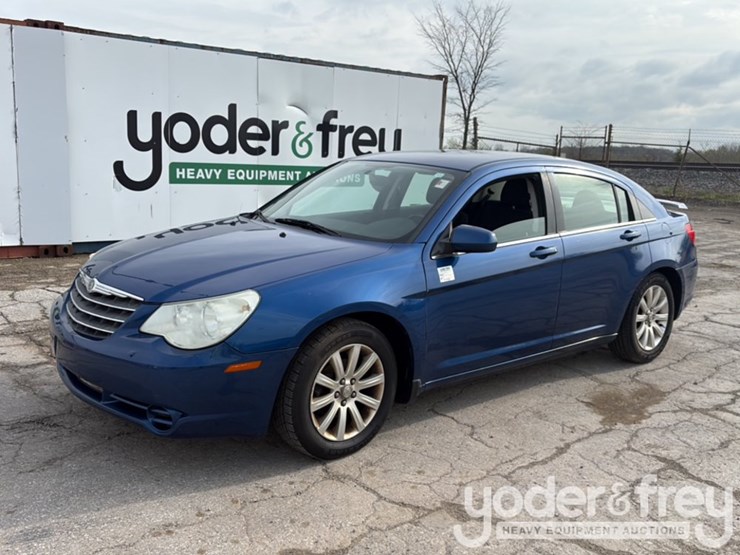 2010-chrysler-sebring-image-1