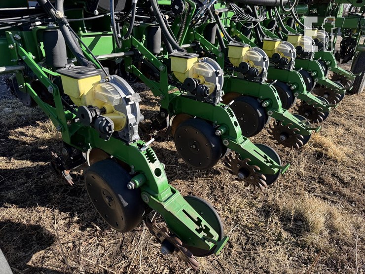 john-deere-1770-image-10