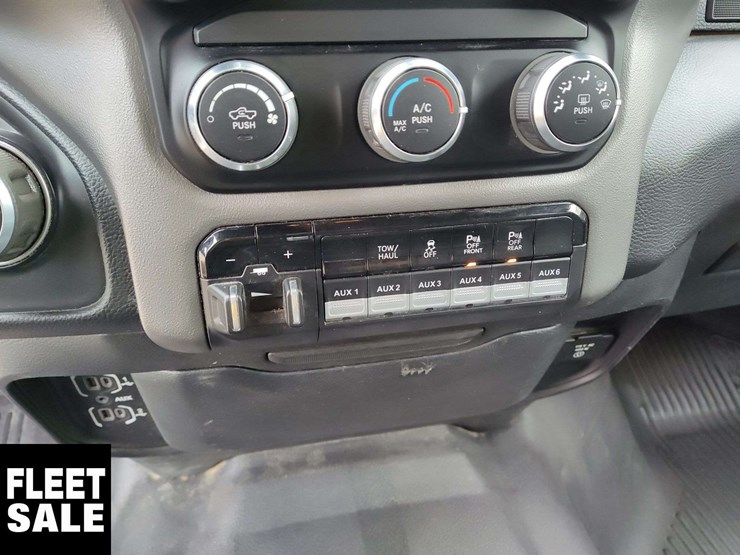 2019-dodge-2500-image-21