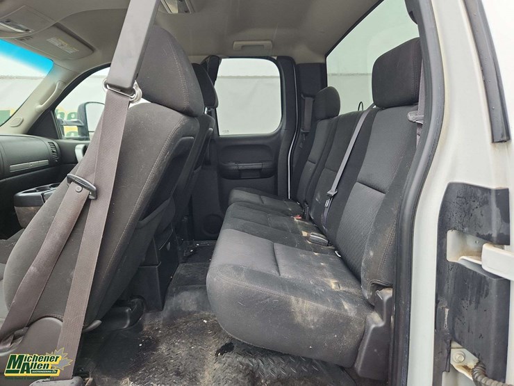 2011-gmc-sierra-2500hd-image-22