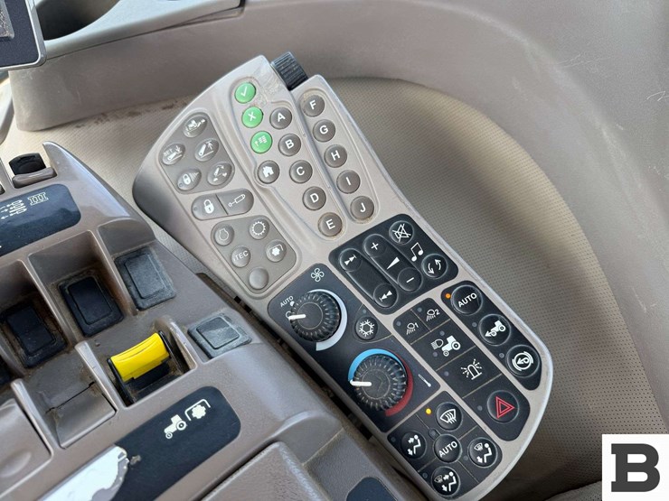 2011-john-deere-8310r-image-63