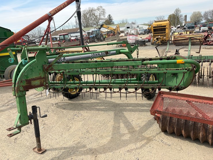 john-deere-64-image-2