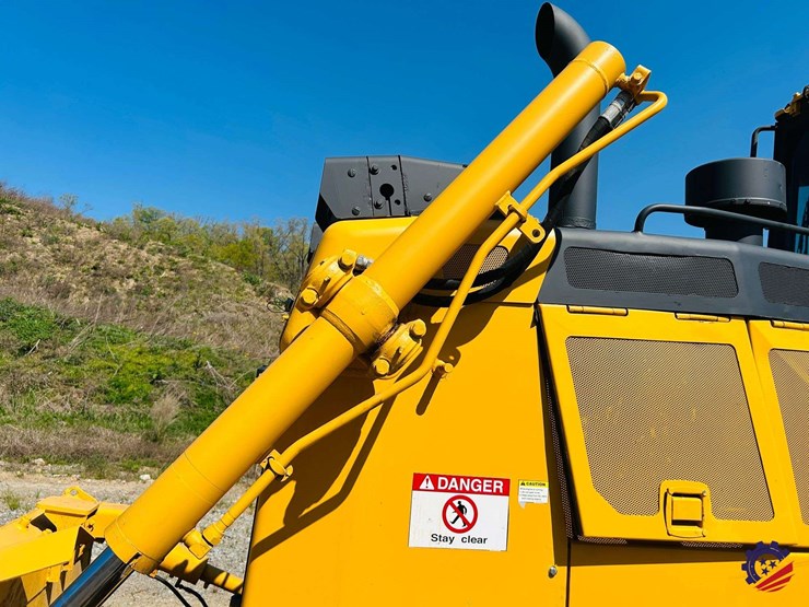 2022-komatsu-d65px-18-image-50