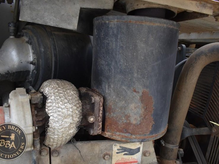 komatsu-d65ex-12-image-25