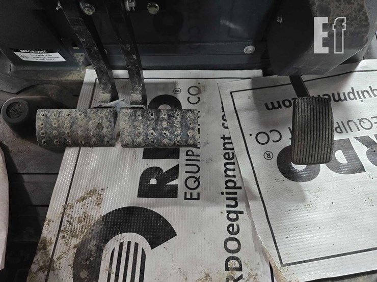 2023-deere-320-p-tier-image-15