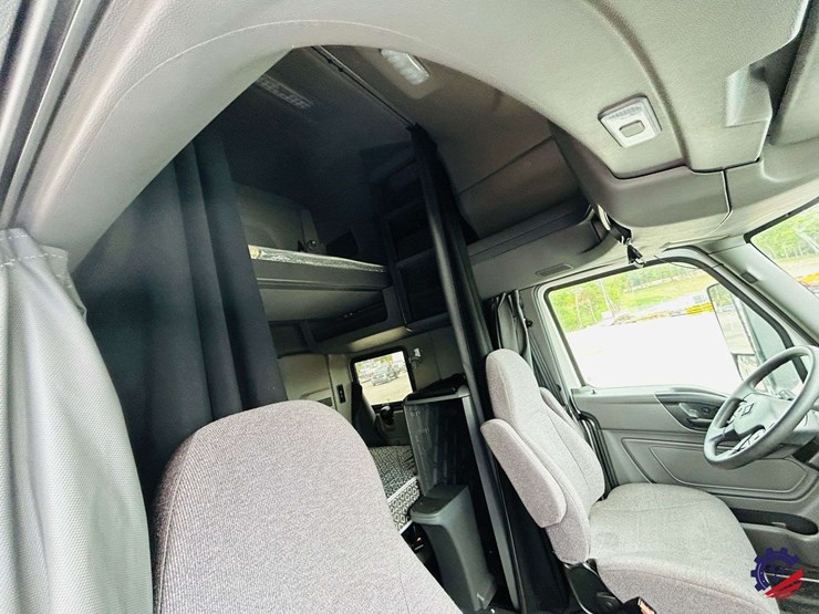 2024-international-lt62f-t/a-truck-tractor-image-114