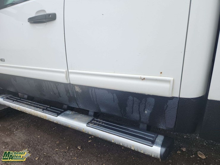 2011-gmc-sierra-2500hd-image-40