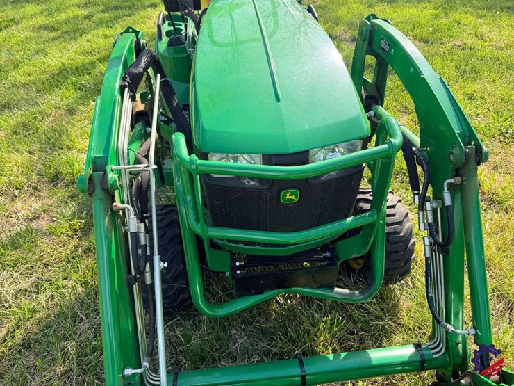 2025-john-deere-1023e-image-37