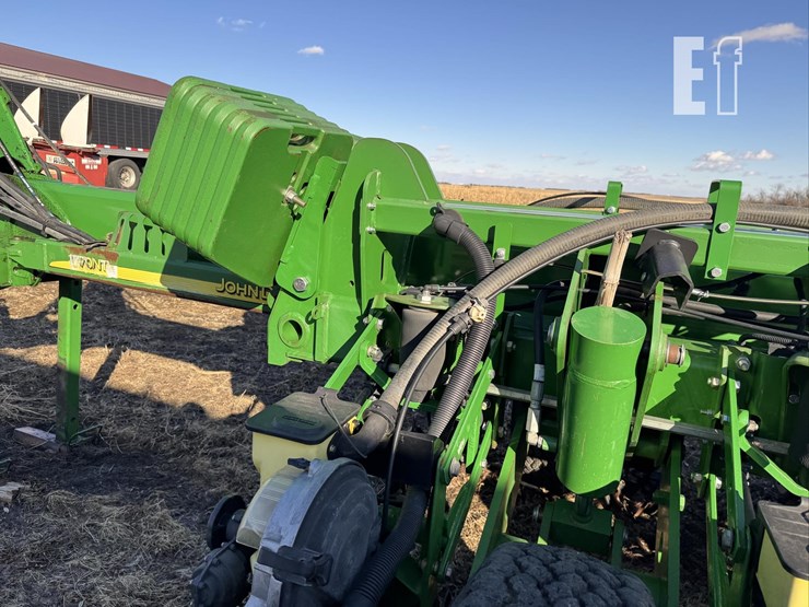 john-deere-1770-image-100