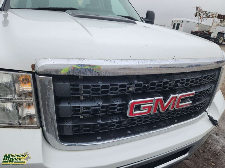 2011-gmc-sierra-2500hd-image-33