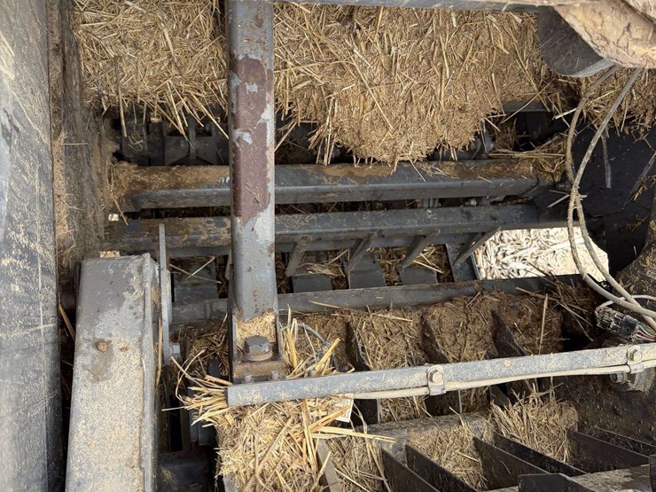 2007-massey-ferguson-2170-image-39