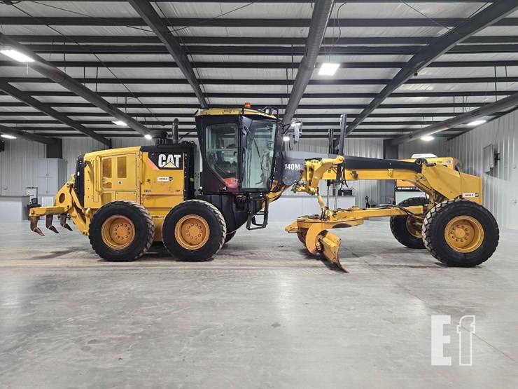2012-caterpillar-140m2-image-6