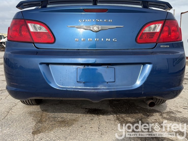 2010-chrysler-sebring-image-17