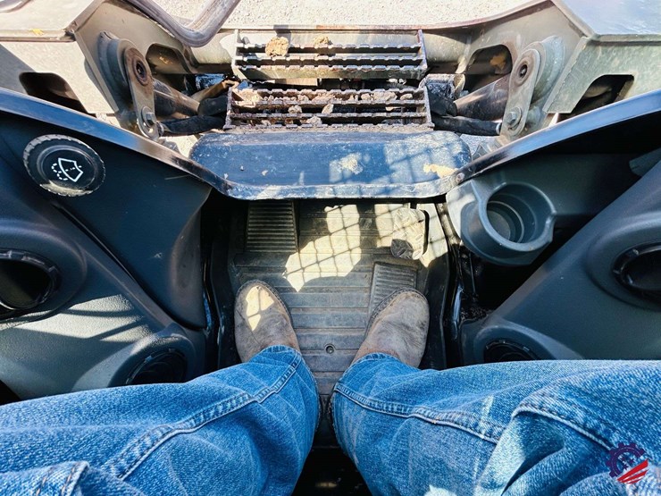 2018-caterpillar-299d2-image-55