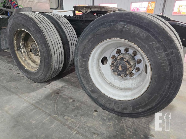 2014-international-prostar-image-25