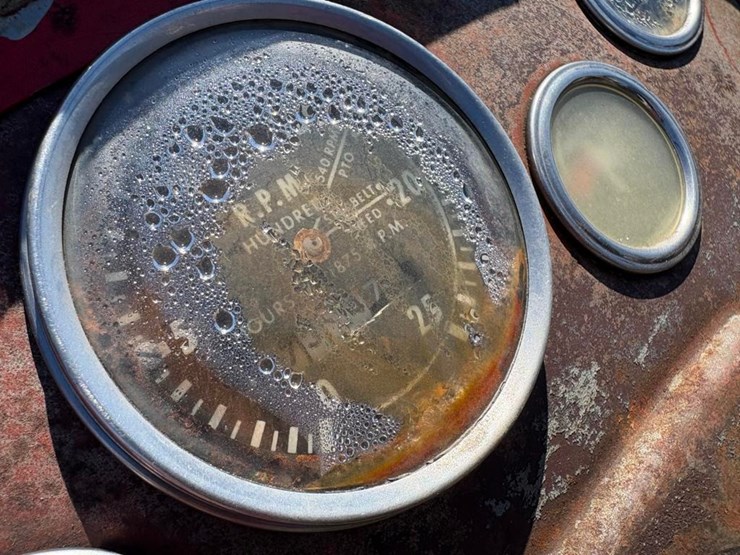 massey-ferguson-165-image-13