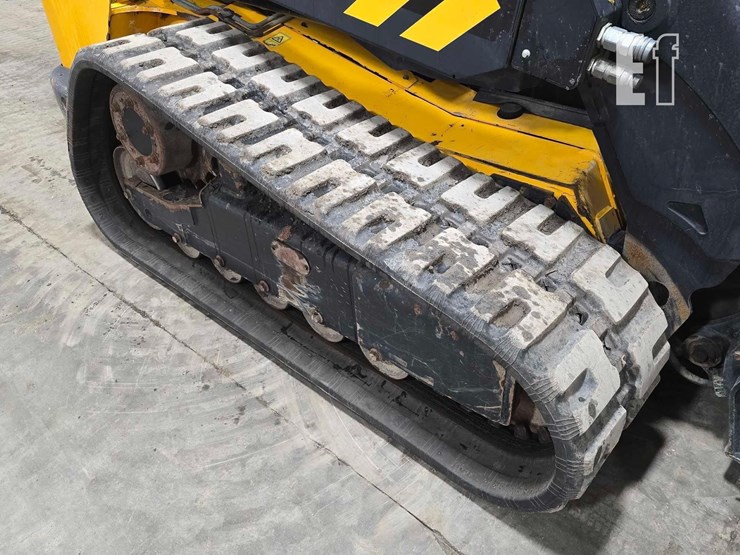 2022-jcb-3ts-8t-image-32