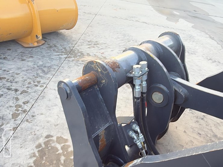 2024-deere-624-p-tier-image-17