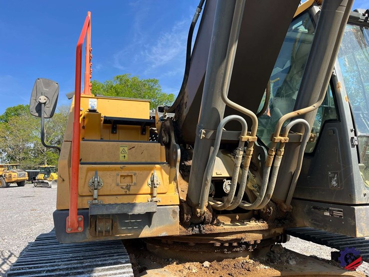 2017-volvo-ec300el-image-60