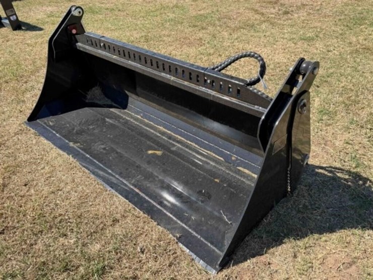 future-skid-steer-4-in-1-bucket-image-1