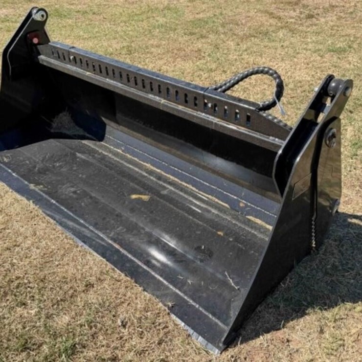 Future Skid Steer 4 in 1 Bucket
