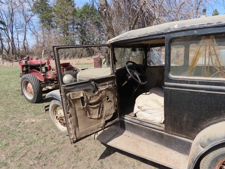 1930-ford-2dr-sedan-image-16