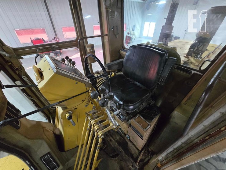 1989-caterpillar-120g-image-11