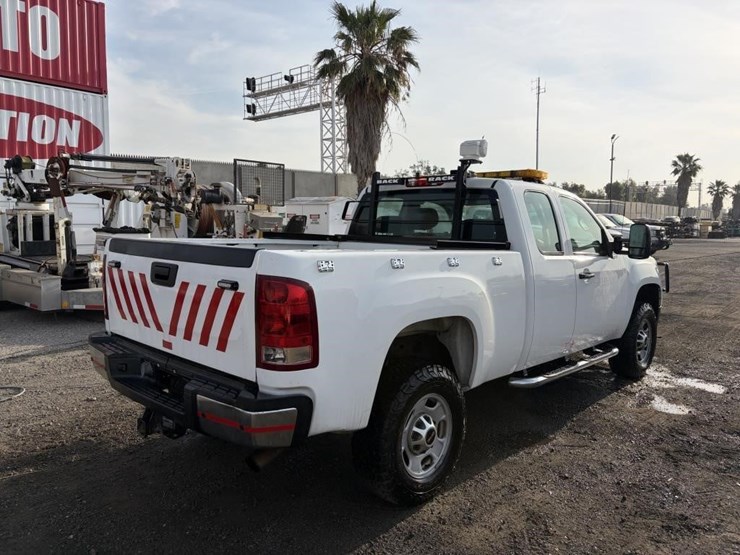 2012-gmc-sierra-2500-image-3